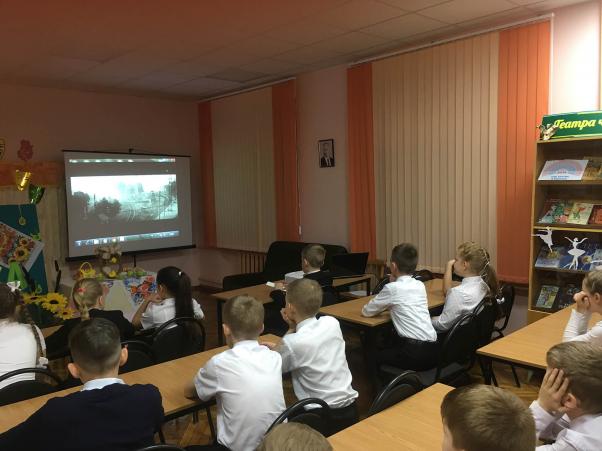 Мы возвращаем детское Кино Детям.  Каневской центральной детской библиотеке прошел очередной просмотр фильма в рамках проекта «КиноМост.
